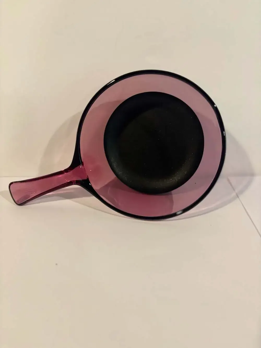 Corning Ware Vision Cranberry .05L. Saucepan with a non-stick bottom no lid